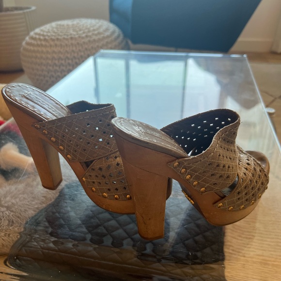 Vintage Prada platform mules leather with wood heel size 7.5 - Picture 3 of 6